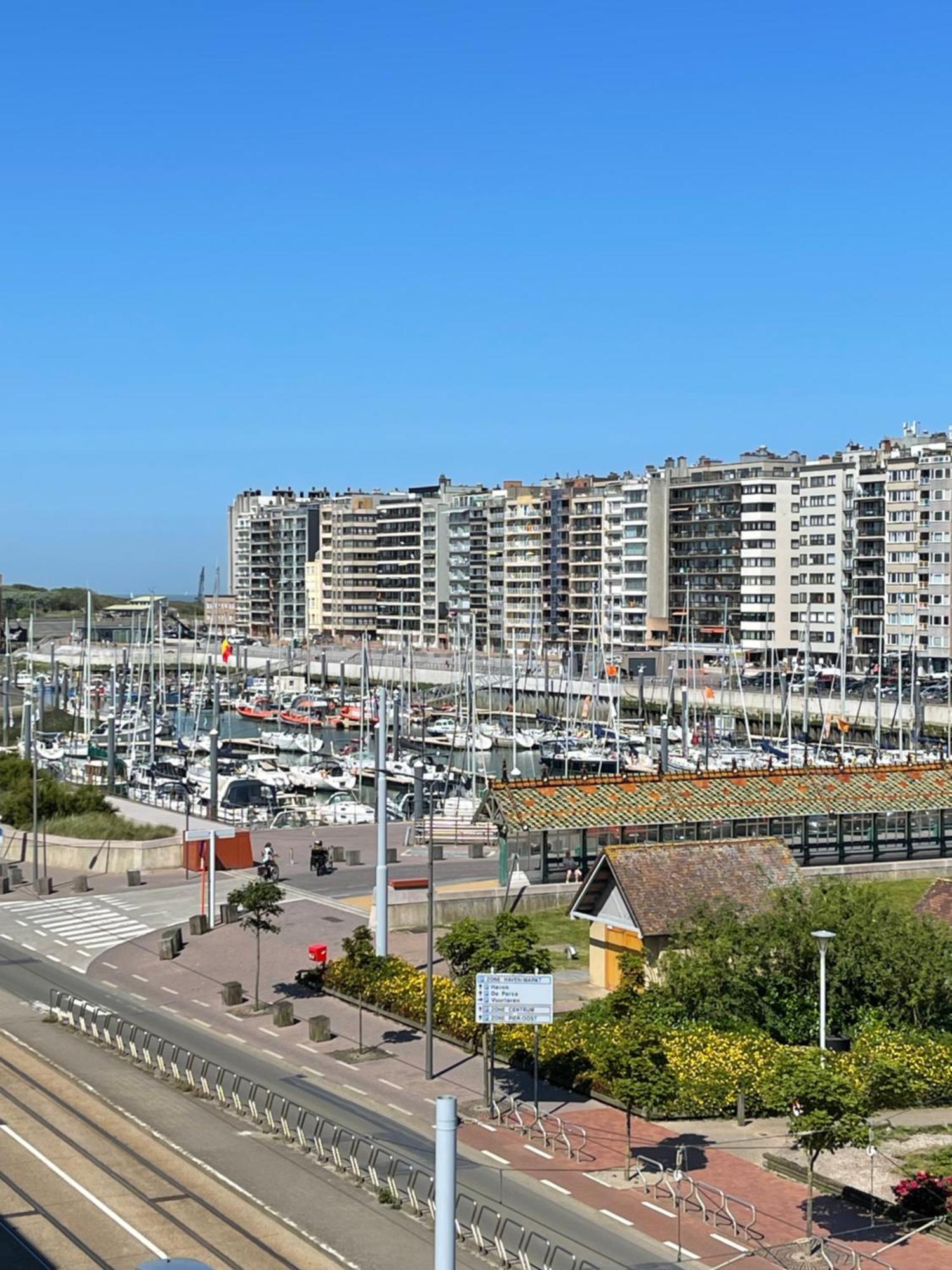 Molo Roof: Stylish Marina View Penthouse in Blankenberge Apartment Exterior photo