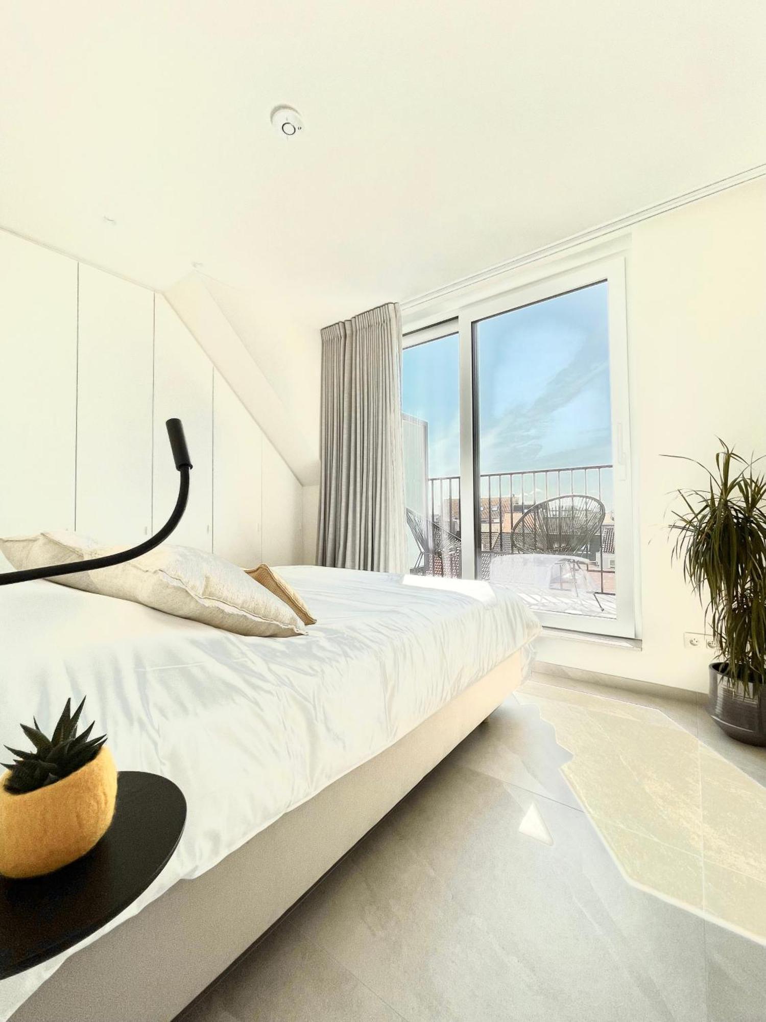 Molo Roof: Stylish Marina View Penthouse in Blankenberge Apartment Exterior photo